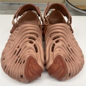 Salahe Bembury Pollex clogs crocs sandals men’s 4 women’s 6 kuwata pink